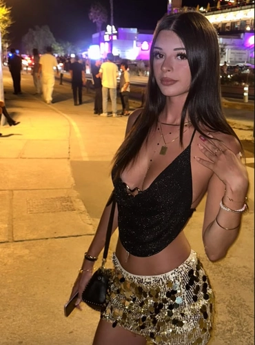 Clara_lstn