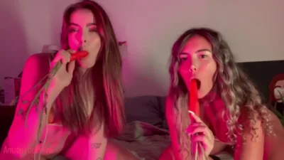 Mymy_ibnn – Lesbian Show with a Friend